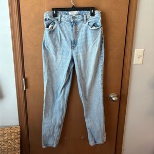 ☀️ Abercrombie & Fitch • Curve Love 90’s Straight Ultra High Rise Jeans